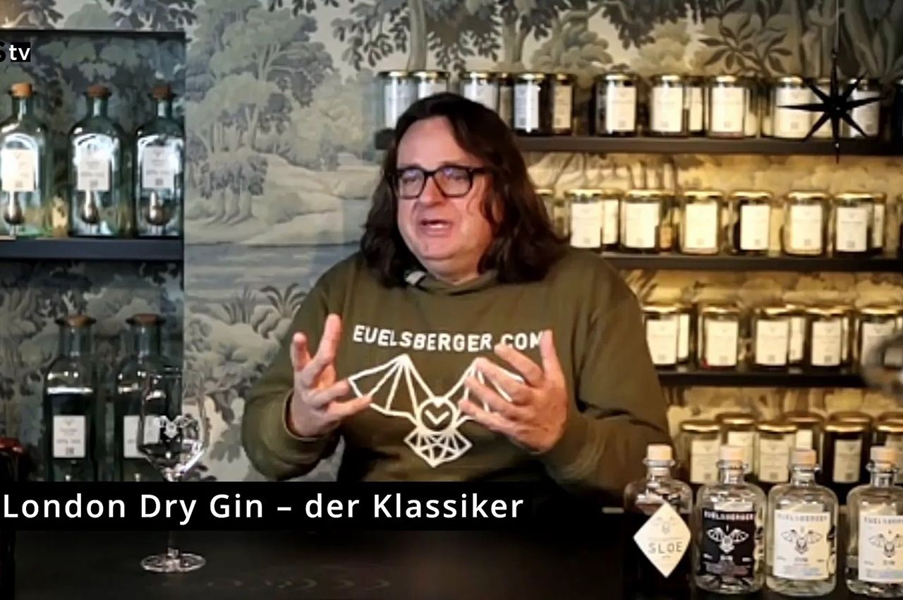 die-faszination-der-world-of-gin-geschichte-herstellung-trends-und-ki-innovation
