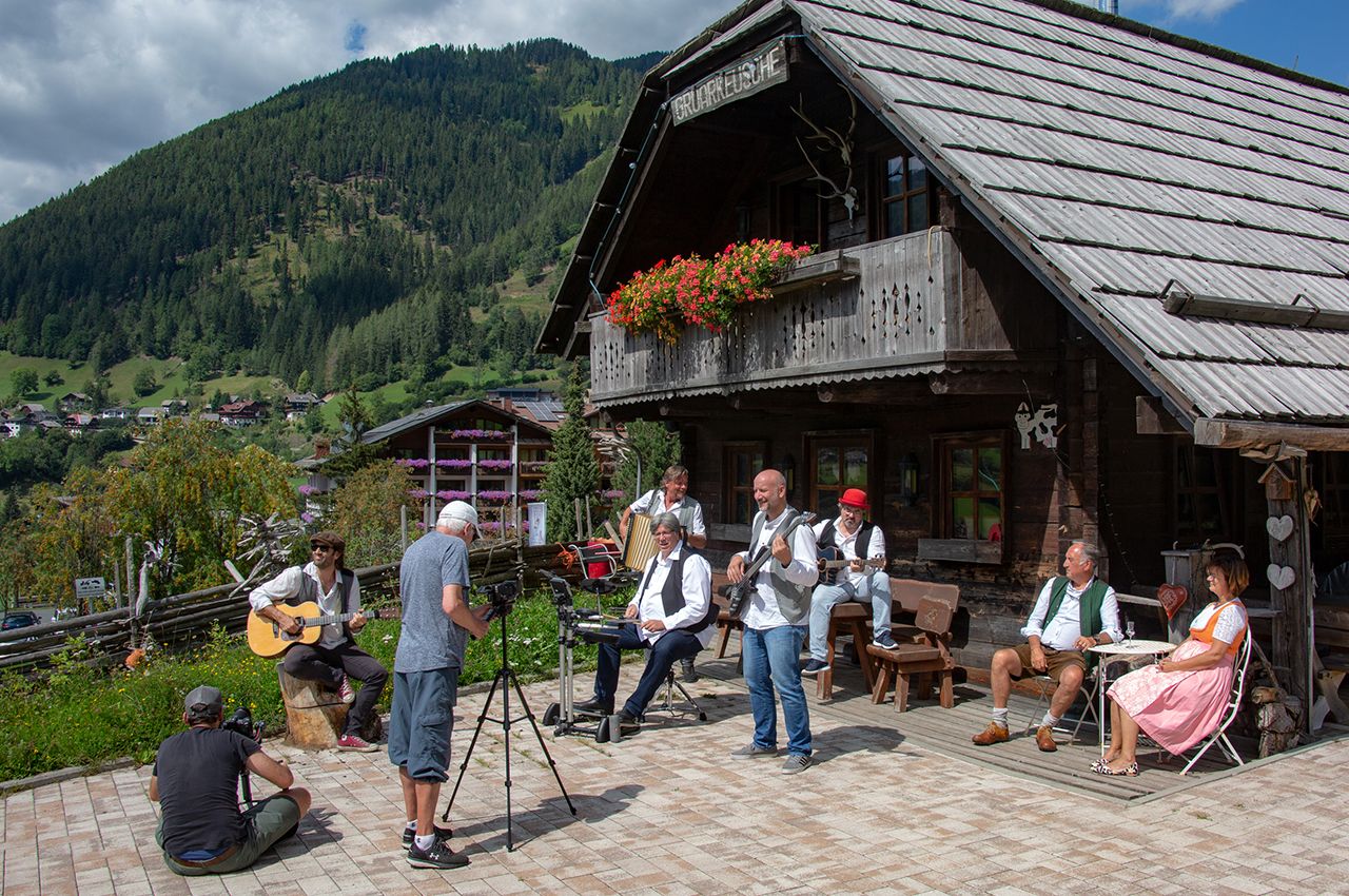 HUMUS MUSIKVIDEO - The Sound of ALPINE SCHNAPPS